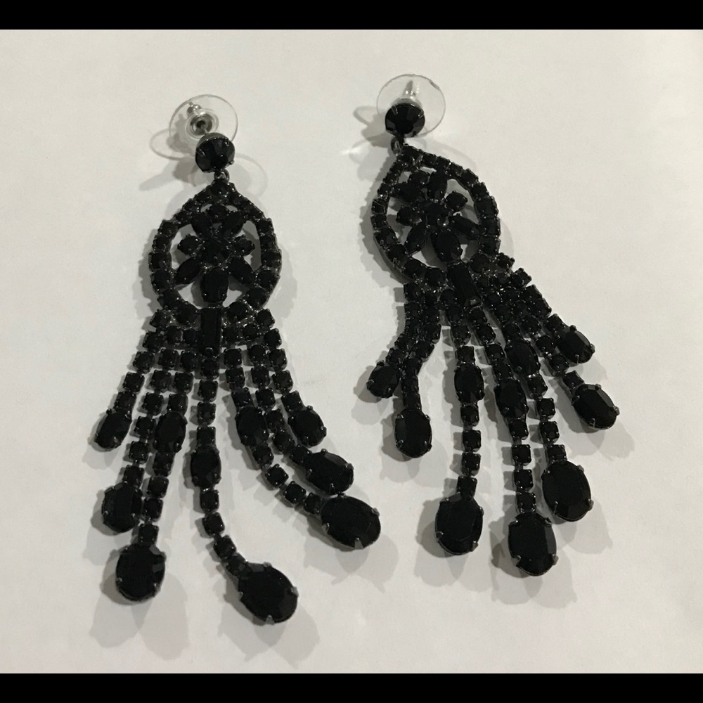 Black rhinestones long dangle studded earrings